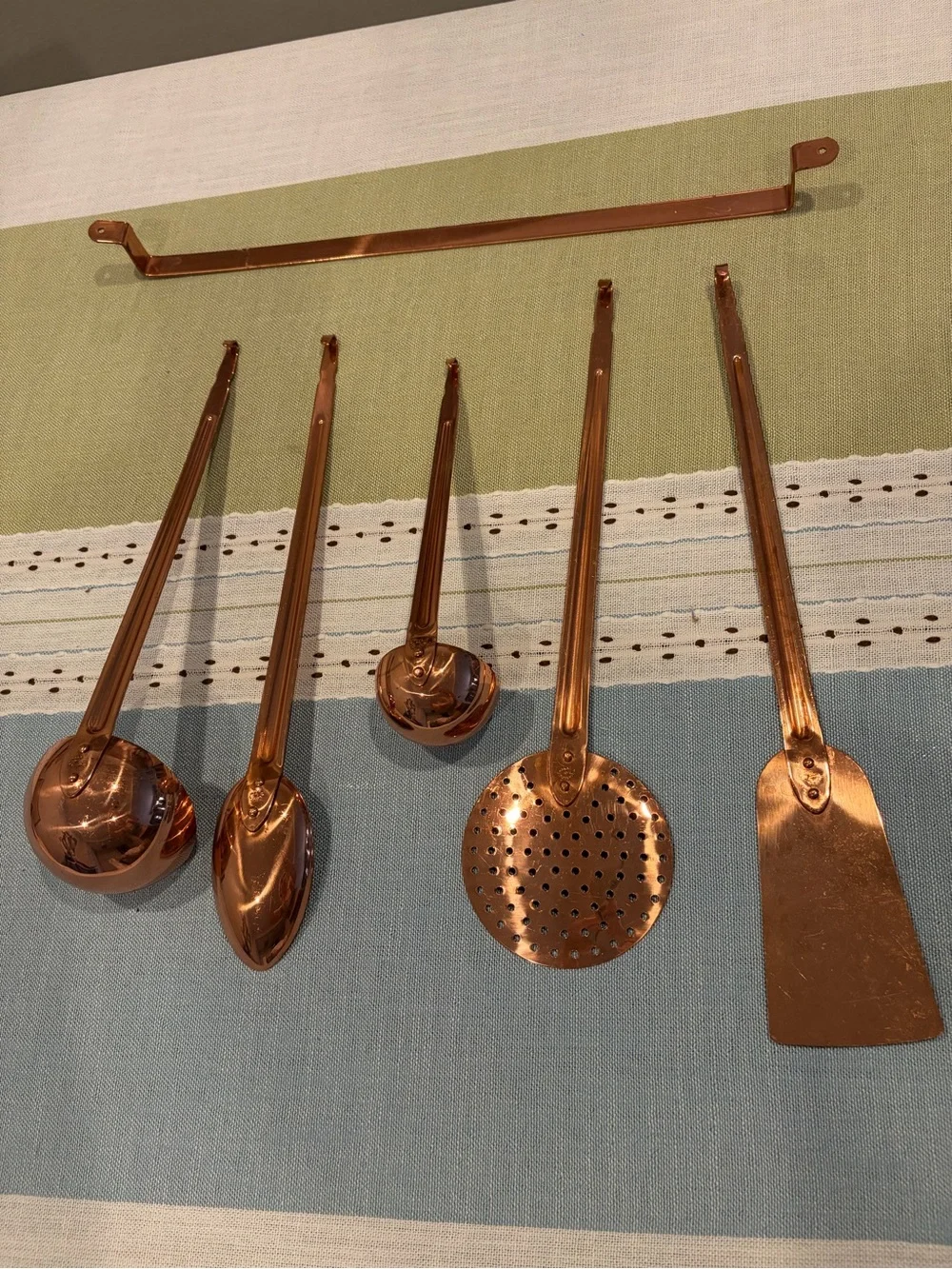 Copper Tone Wall-Mounted Kitchen Utensil Set - 5 Pieces